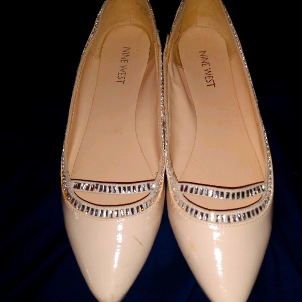 Flat shoes